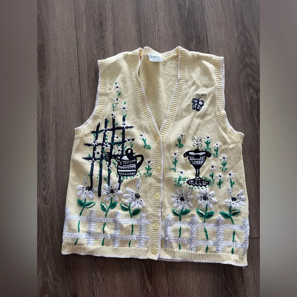 Vintage Embroidered V-Neck yellow Vest - Picture 1 of 5